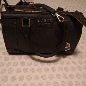 NWT GUESS purse / pocketbook